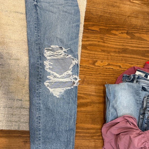 American Eagle Outfitters Light Blue Cropped Ankle Jeans - Picture 3 of 3